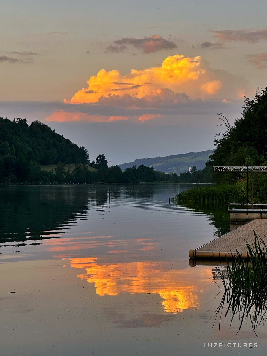 AlexLuzPics's tweet photo. Evening promenade along Lake Rotsee, Lucerne https://t.co/BJGdyXtH7L