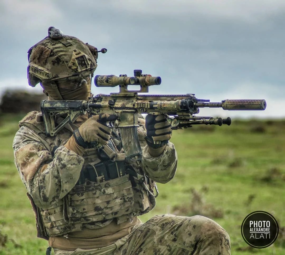 WarFlash_2630's tweet photo. 🇮🇹Italian Navy GOI Raiders during CQB training, 2016. https://t.co/QHjhMP5nW5