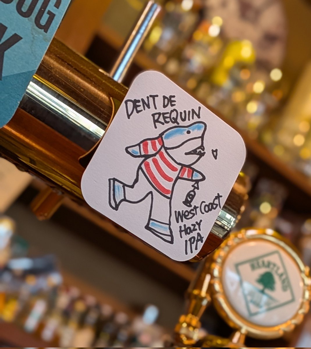 Shibuya_Failte's tweet photo. 本日17:00 OPEN！
Guest TapはDent De Requin ドン・ドゥ・ルキャン！🦈の歯という名のビール。Hazyなのにホッピー！待ち望んでた味わいです👍今の時期にモッテコイです。
ツマミは爽やか🐟️メカジキのカルパッチョにソフトシェルシュリンプフリット🍤海尽くしのフォルチェでお待ちしております！ https://t.co/yzBV5sRsy9