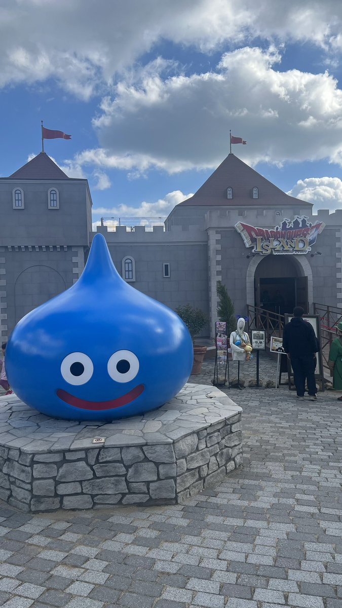 microcake's tweet photo. HAPPY DRAGON QUEST DAYYY 

me, the lady that took a solo japan trip to awaji island just to pretend slimes were real for a day https://t.co/3itWtLrUyR