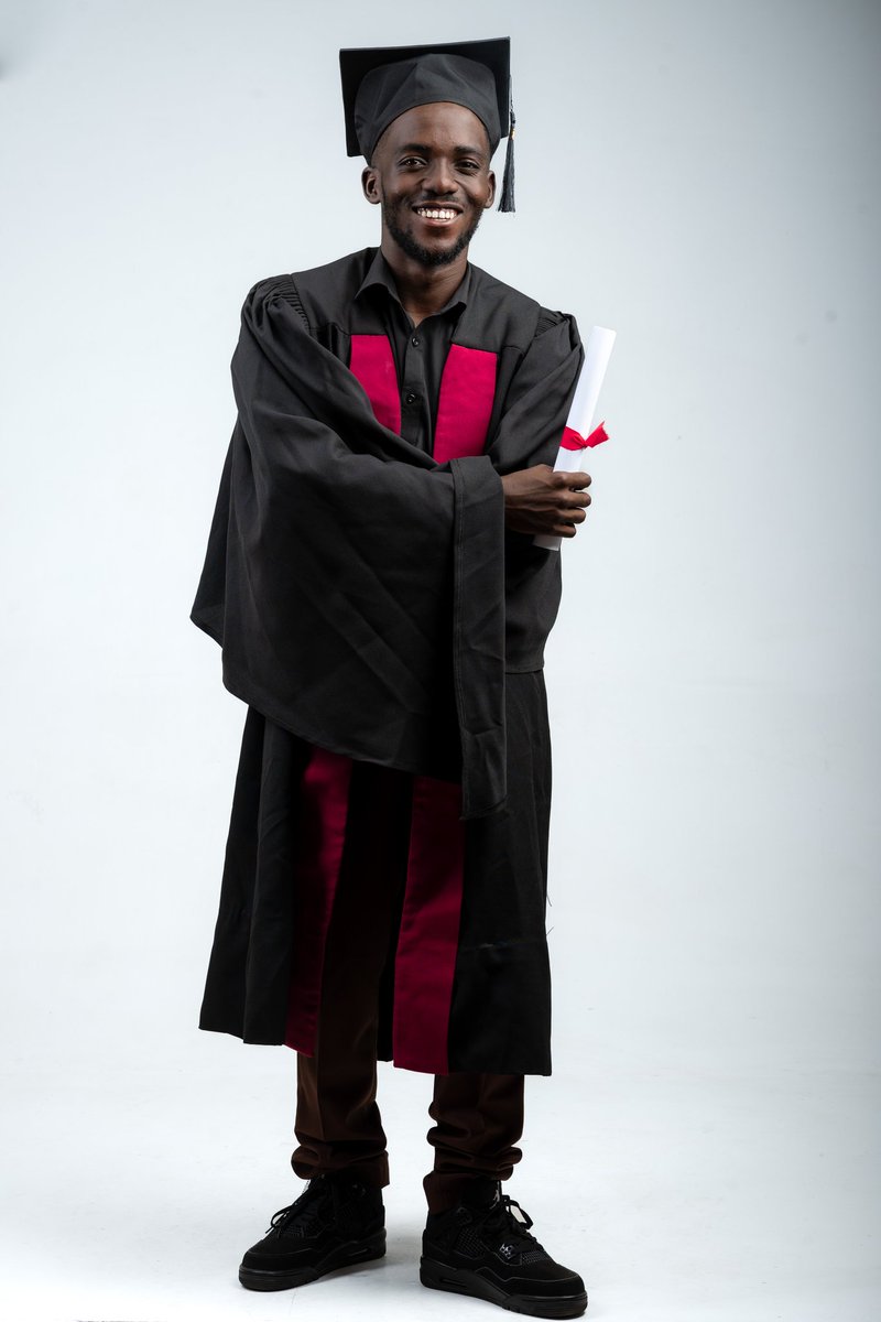 wondEr_bakolo's tweet photo. Graduating the LUANAR Way! God Did https://t.co/PLLLQPxVeW