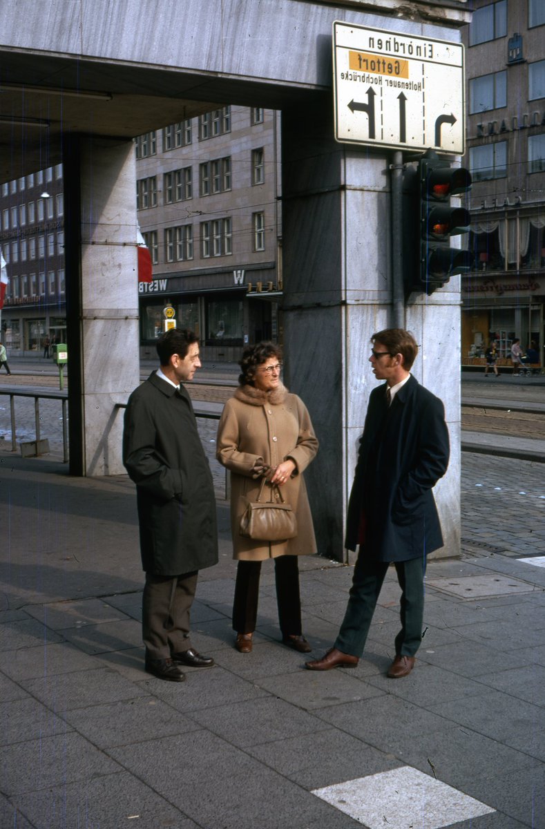 Elisabethis's tweet photo. They say everything had more colours before.

This is a picture of my grandmother visiting Kiel in the 60s. https://t.co/bWMrVxBJFU