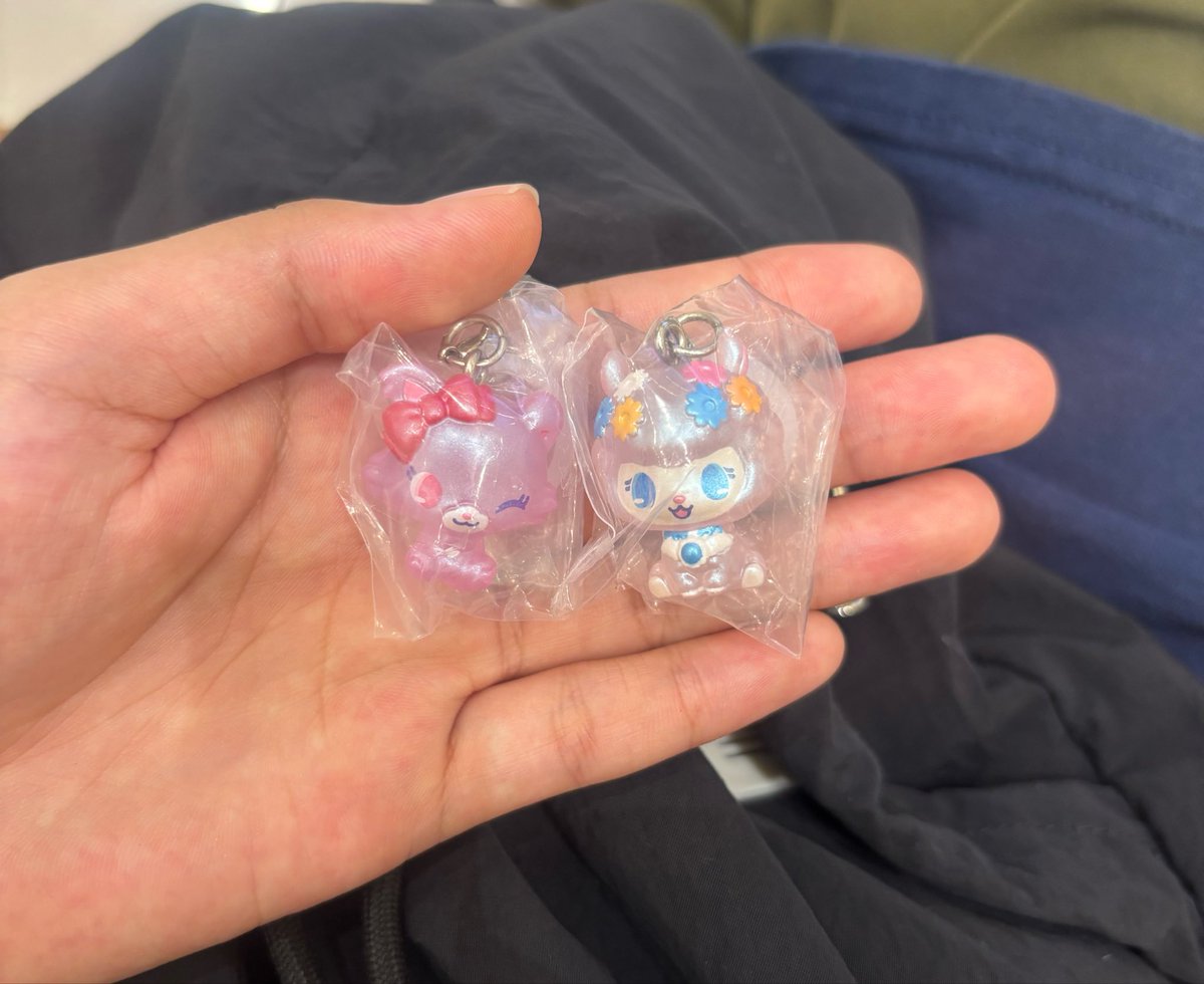 bp_xms2's tweet photo. ジュエルペット  めじるし ガチャ 交換
キラキラオーロラ

[譲]ガーネット×1 エンジェラ×1
[求]ルビー、サフィー

今岡山駅周辺���います！お気軽にお声掛けください！ https://t.co/9RQUOsOBrF