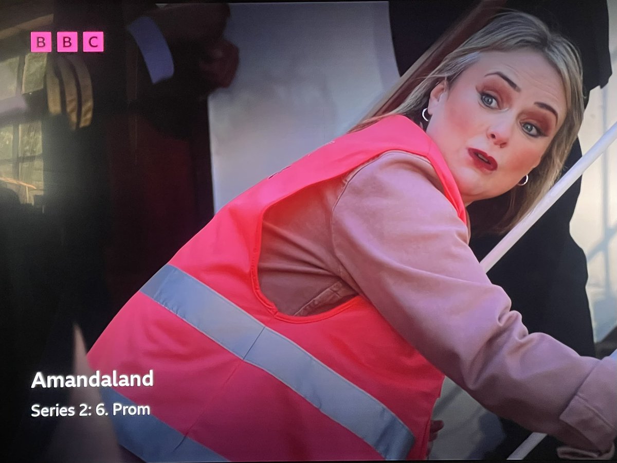 Styleemum's tweet photo. Amanda Land Receives Four Nominations At The TV BAFTAs Lucy Punch And Joanna Lumley Jipped Out of the Gong For Best Comedy Performance https://t.co/V4Y4ft6jVA @JoannaLumleyUK @BBCAmandaland @PoopsnoopEditor ♥️♥️♥️ https://t.co/ToGIhORgPA