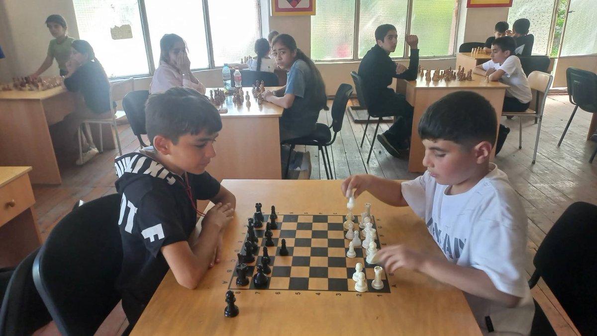 m_ncl33871's tweet photo. 📌25.05.2026-cı il tarixində Zərdab Şahmat-Dama məktəbində Zərdab rayonu üzrə gənclər və idman sektorunun və Uşaq-Gənclər İdman-Şahmat Məktəbinin birgə təşkilatçılığı ilə “28 May - Müstəqillik Günü”nə həsr olunmuş oğlan və qızlar arasında şahmat üzrə rayon turniri keçirilmişdir. https://t.co/6rIxTNnSC0