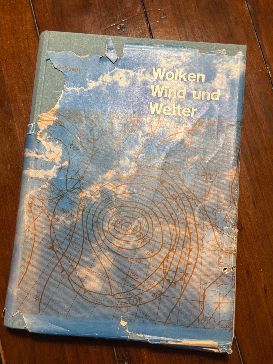 Kachelmann's tweet photo. Ich bin dankbar, dass ich bei meiner Arbeit in der @meteoschweiz als Schüler und Student und auch später noch Max Schüepp erleben durfte.

Ein leidenschaftlicher Meteorologe, der mir die Liebe zum Messen beigebracht hat und unser Firmenmotto inspiriert hat: Wer lokal vorhersagen will, muss lokal messen.

Und die Handschrift, die er mit 84 hatte, lässt mich heute noch staunen. Und er hat ein wunderbares Buch geschrieben.

Era un Signore.

#ThrowbackThursday