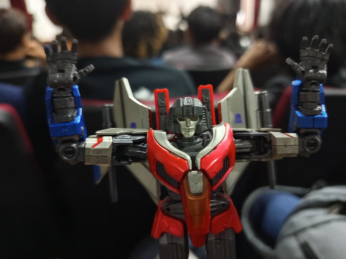 mond_stern3's tweet photo. @TF_Noticias_ES Starscream en una orquesta de música clásica xD https://t.co/YXVdiyhzjP