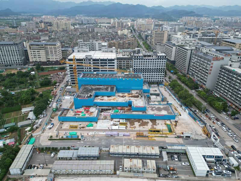 aidongyang23's tweet photo. 江北污水处理厂建设工程现场一派忙碌景象，项目全面建成后，污水处理设施位于地下，地上将同步打造商业邻里中心及江滨景观公园，不仅提升区域污水处理能力，还将为周边居民提供一处休闲娱乐的好去处。 https://t.co/SzqJInVy8T