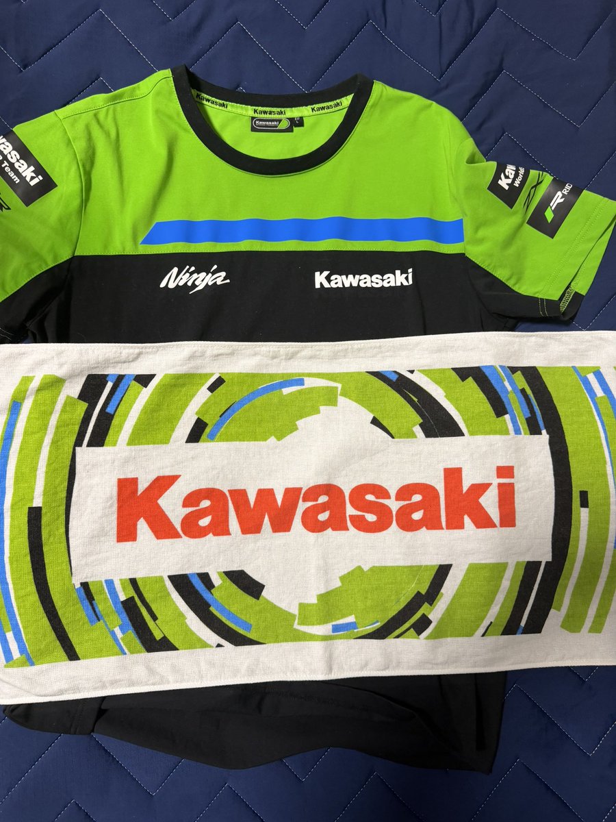 kakeru_0304's tweet photo. @ryosukeiwato @kawaphoto55 @Kawasaki_JPN @autopolis2005 カワサキのシャツとタオル持って応援に行きます‼️
頑張ってください🔥 https://t.co/7XqxyuXu5K