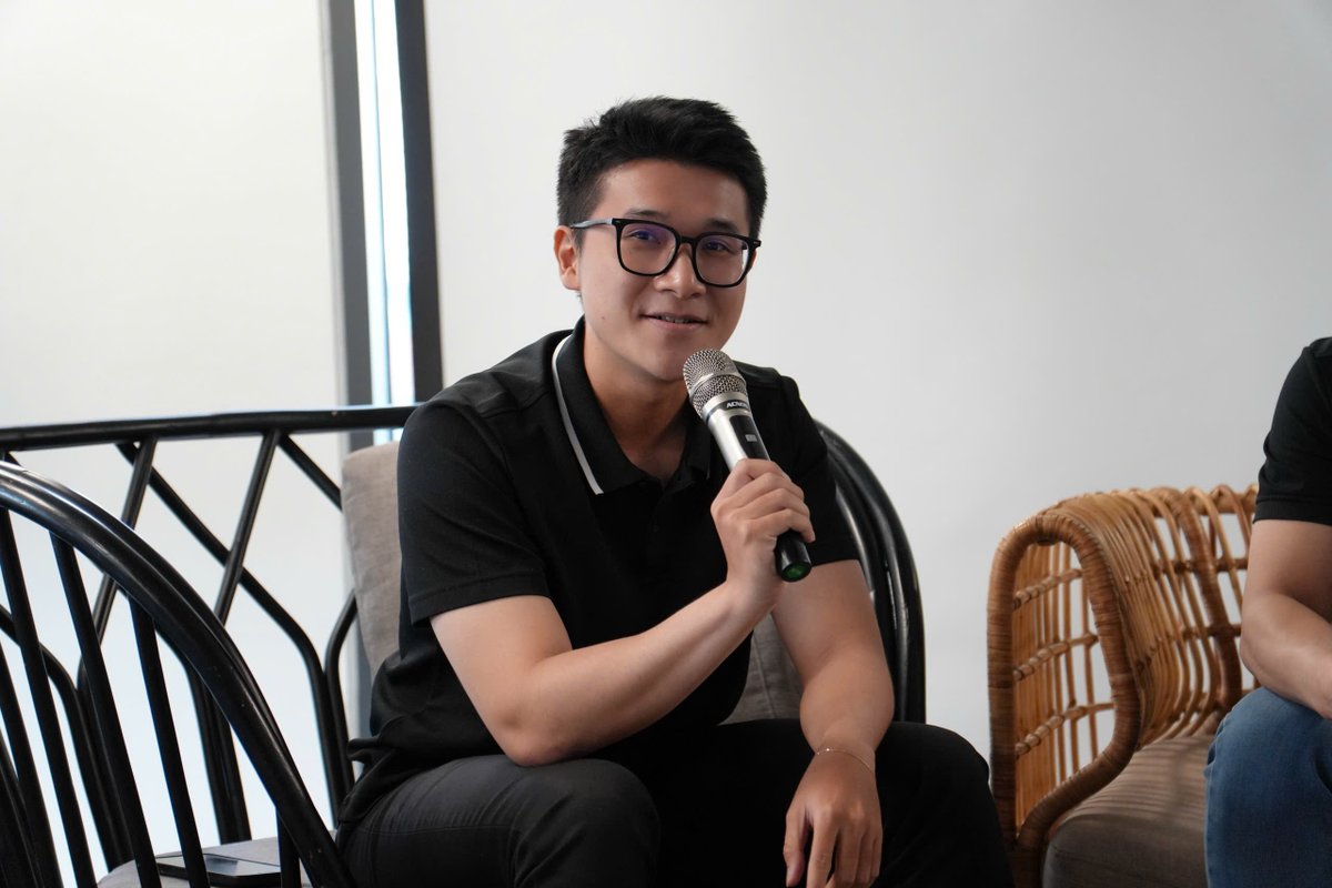 HUBNetworkVN's tweet photo. @VietnamCardano @IlumNguyen @HarisNguye80637 @Hahero7 @CardanoUnivlab @Catalyst_onX @VnmeseMarkbui @BlockYouthVN 3/ Panel Discussion: The Future of Blockchain &amp; Fintech Entrepreneurship 
A dynamic panel featuring Mr. Ilum (Sang) Nguyen, @VnmeseMarkbui (Cardano Vietnam) &amp; Huynh Duc discussed the future of entrepreneurship in Blockchain &amp; Fintech from legal, founder, and investor perspectives https://t.co/w6hGTyICmJ