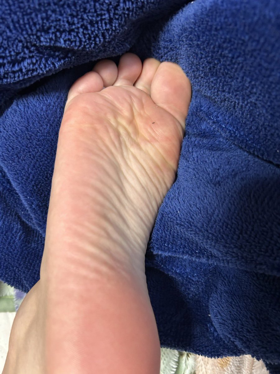 uzukitei's tweet photo. ライブで知り合った女、堕ち過ぎ🦶😛笑 https://t.co/qlH5alzuIq