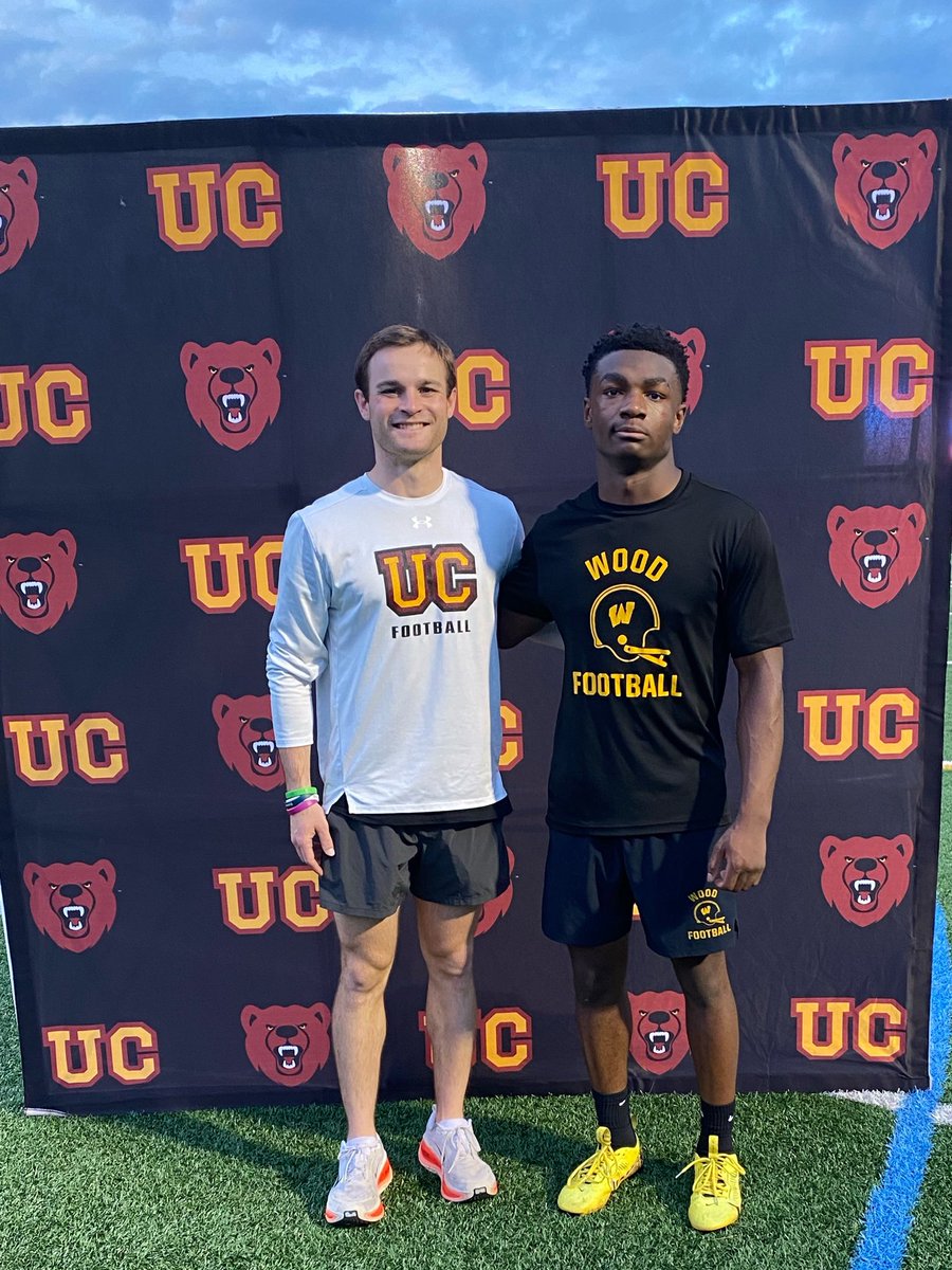 Andre_call1's tweet photo. Thank you @CoachDiVergilis for the invitation to prospect camp. Loved the layout of campus and learning more about the program. Enjoyed competing as well.
@UrsinusFootball @CoachPGallagher @Coach_Endy @CoachBruniUC @AW_VikingsFB @CoachGoettner @DavidBRobbins1 https://t.co/xXrirpgJtQ