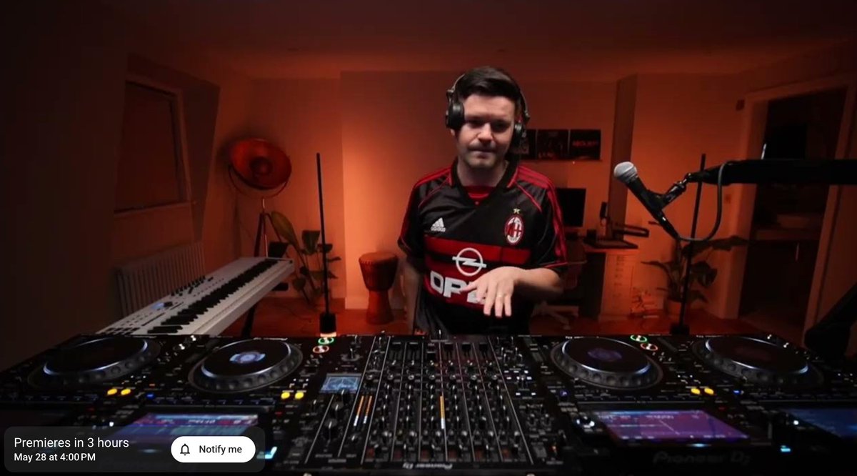 Plastician's tweet photo. New mix premiering in 3 hours!!!

My set for Alt:Lab

This was a stormer of a set - loads of goodness, high energy, weight and presence!!

https://t.co/Wu9za7SNtm https://t.co/07SE6l3OCD