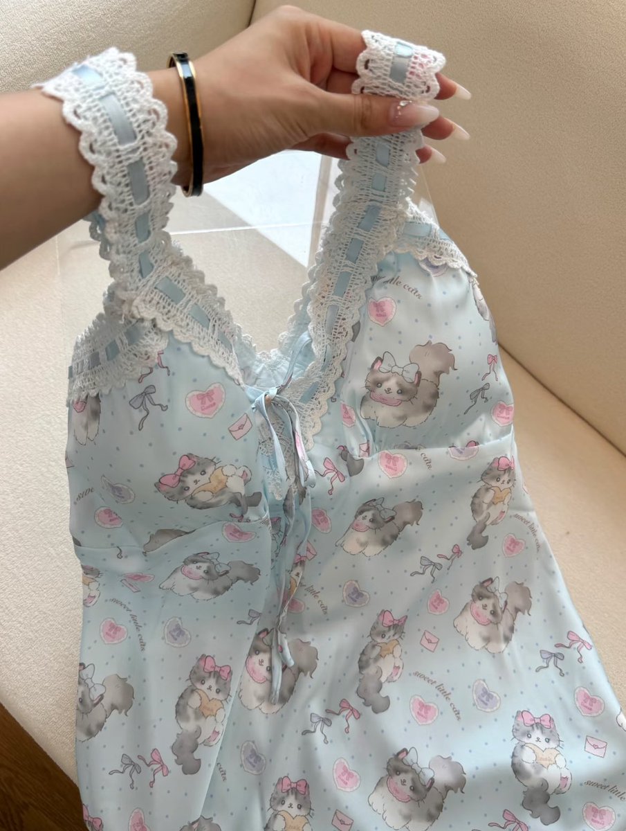magleson's tweet photo. ASLI INI BAJU TIDUR LUCU BANGET... COCOK NIH BUAT SESERAHAN NIKAH 🥹🤏 https://t.co/fNVhfozDax