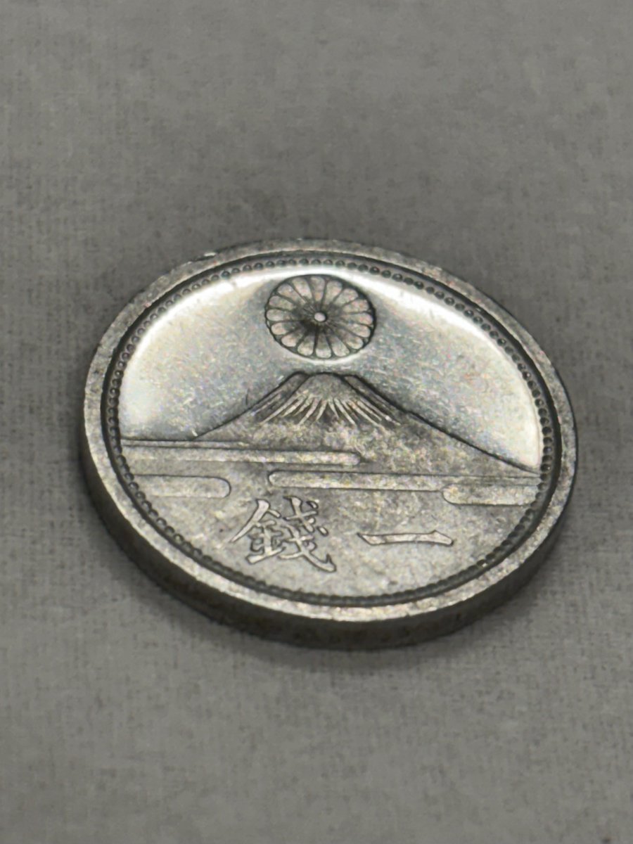uncirculated0's tweet photo. 持ってる中でいちばんPLに近いやつ。 https://t.co/buX6p4KjrA