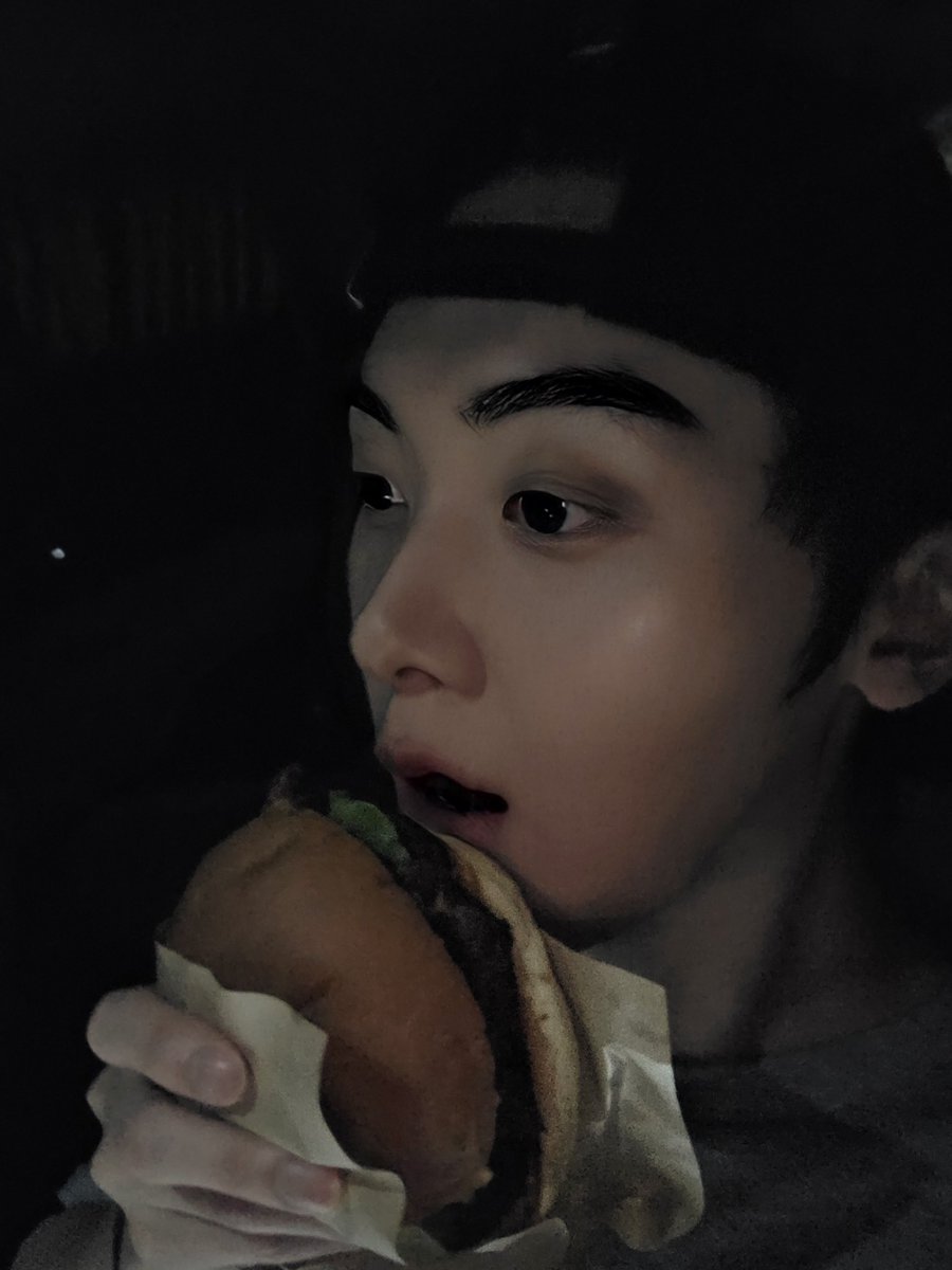 YOONSANHA_offcl's tweet photo. [💬]

에너지 충전 뇸!

#윤산하 #YOONSANHA https://t.co/W5uFnFpJVm