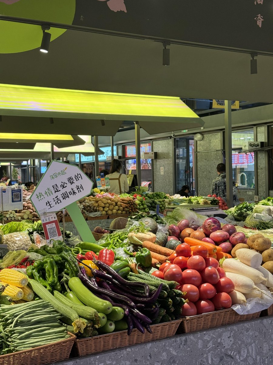 asyrafazhar64's tweet photo. Fresh organic veggies and whole-grain bread in stock today! Grab your daily essentials at our neighborhood market—no rush, just top-quality picks waiting for you!， https://t.co/5dEuYFj0Dd