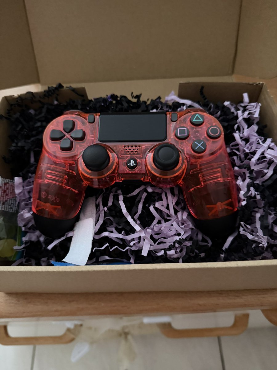 _zeteixeira_'s tweet photo. @meta_modz thank you for the best looking controller!!! ❤️❤️ https://t.co/xvprfi6F8a
