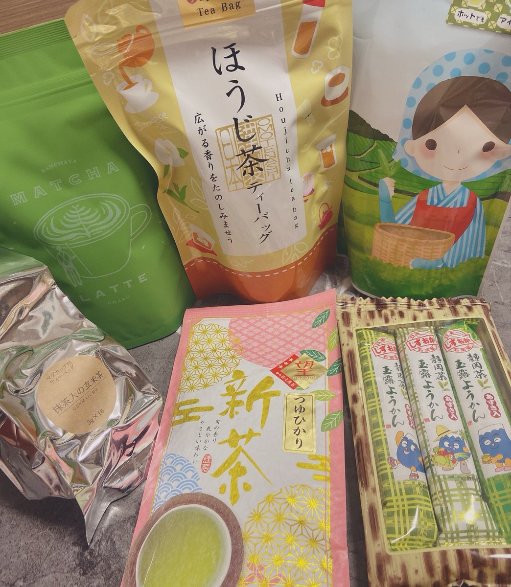 nknk_konoi's tweet photo. 阪神百貨店の日本茶フェスが始まったので、去年買って美味しくてファンになった静岡のお茶屋さんでほうじ茶と深むし茶のティーバッグと高級かぶせ茶（ようかんはおまけでくれた💚）、試飲して美味しかった堺のお茶屋さんの玄米茶と抹茶ラテを買って満足満足✌🏻 https://t.co/kjrCAWvZIO