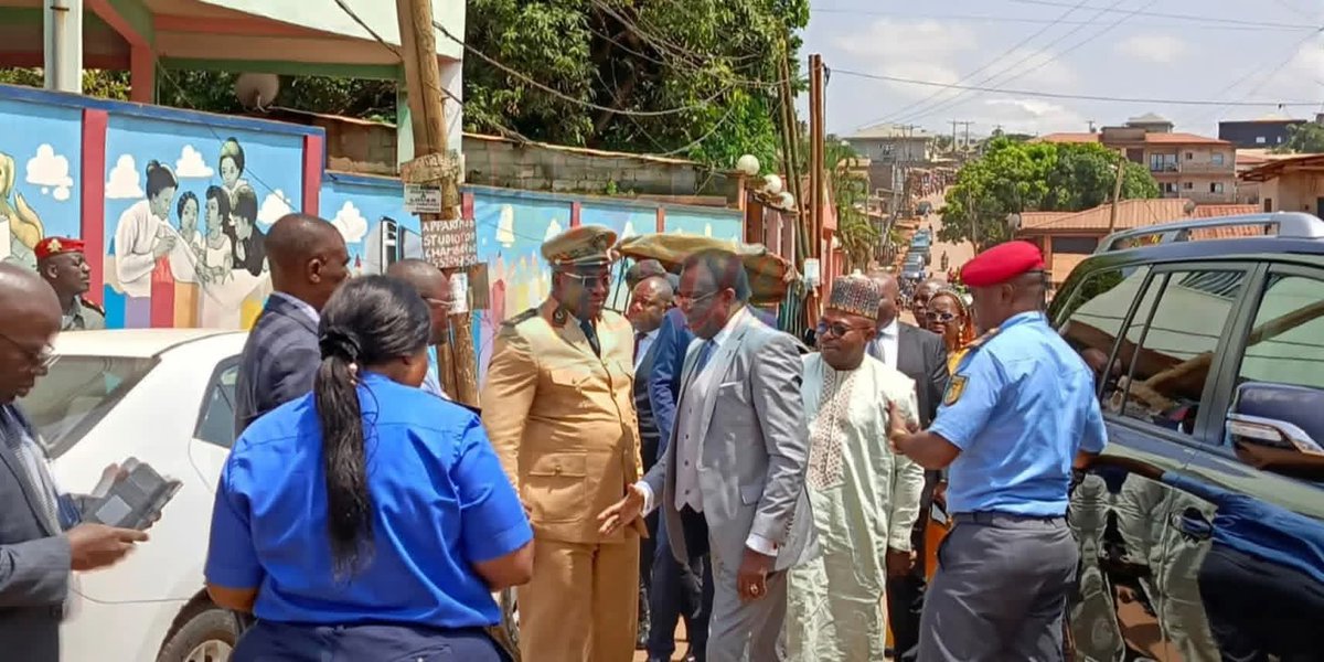 TheCameroonianZ's tweet photo. Affaire Viol de Joyce Nawal :

Une réunion de crise se tient actuellement à l’école Olympic Glory, en présence du ministre Laurent Serge Etoundi Ngoa.

L’établissement a remis aux autorités policières l’ensemble des enregistrements de ses caméras de surveillance #JusticePourJoyce https://t.co/YwSAmKzHEd