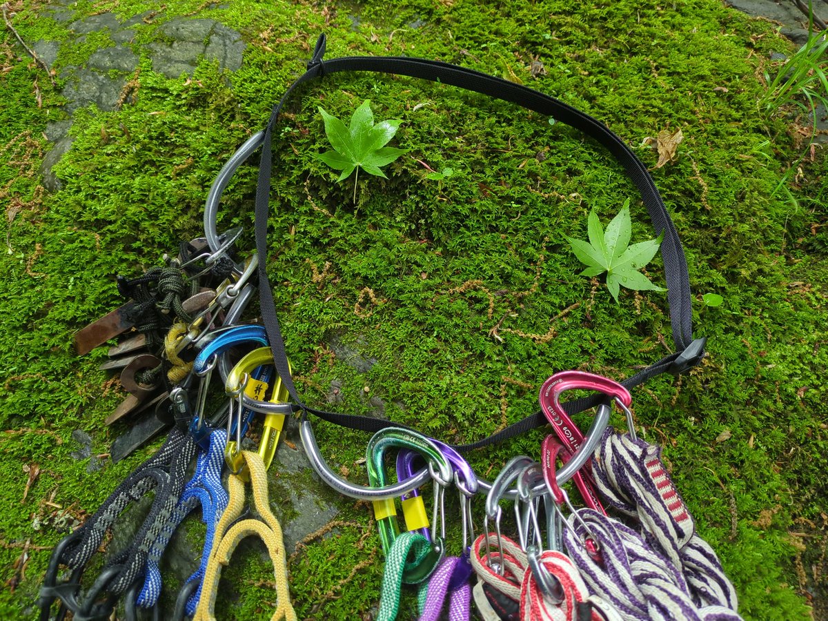 musasabijump's tweet photo. ギアラックのパッド、いらなくね？！
たもしま＆たな（沢極儷）のリクエストを商品化。

Minimal Gear Sling
43g
4ループ

削りまくって気づいたら43g。市場最軽量になってました。

詳細及びご購入は下記リンクから！
https://t.co/MJtXi3IWVt https://t.co/O55RsbWamo