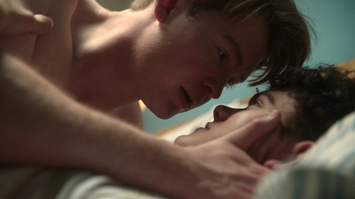 chxrliespring0's tweet photo. Kit and Joe’s chemistry is so insane https://t.co/Dcej6gaPnV