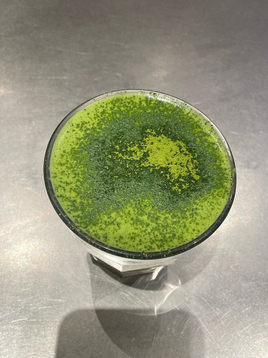 DaveBrown17's tweet photo. [Crazy for iced matcha Whip up this 2-min pick-me-up: 1 tsp matcha powder, 8oz cold water + a splash of oat milk, shake u0026 done! Your afternoon slump just got served.]， https://t.co/7zUO3glwn8