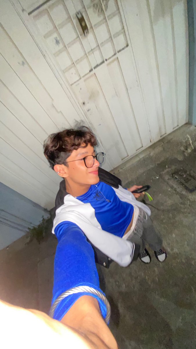 Shdb87285480's tweet photo. #gay #twink https://t.co/bT2E1R6LFG