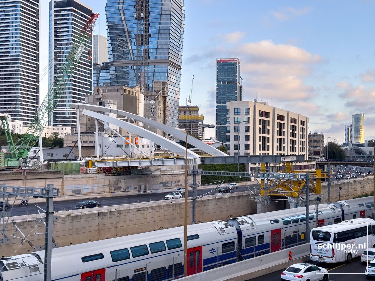 schlijperisrael's tweet photo. Emek Bracha Bridge under construction
Tel Aviv, Ayalon
26/05/2026, 19:03 #EmekBrachaBridge #constructionTLV https://t.co/DeRXeybIQC
