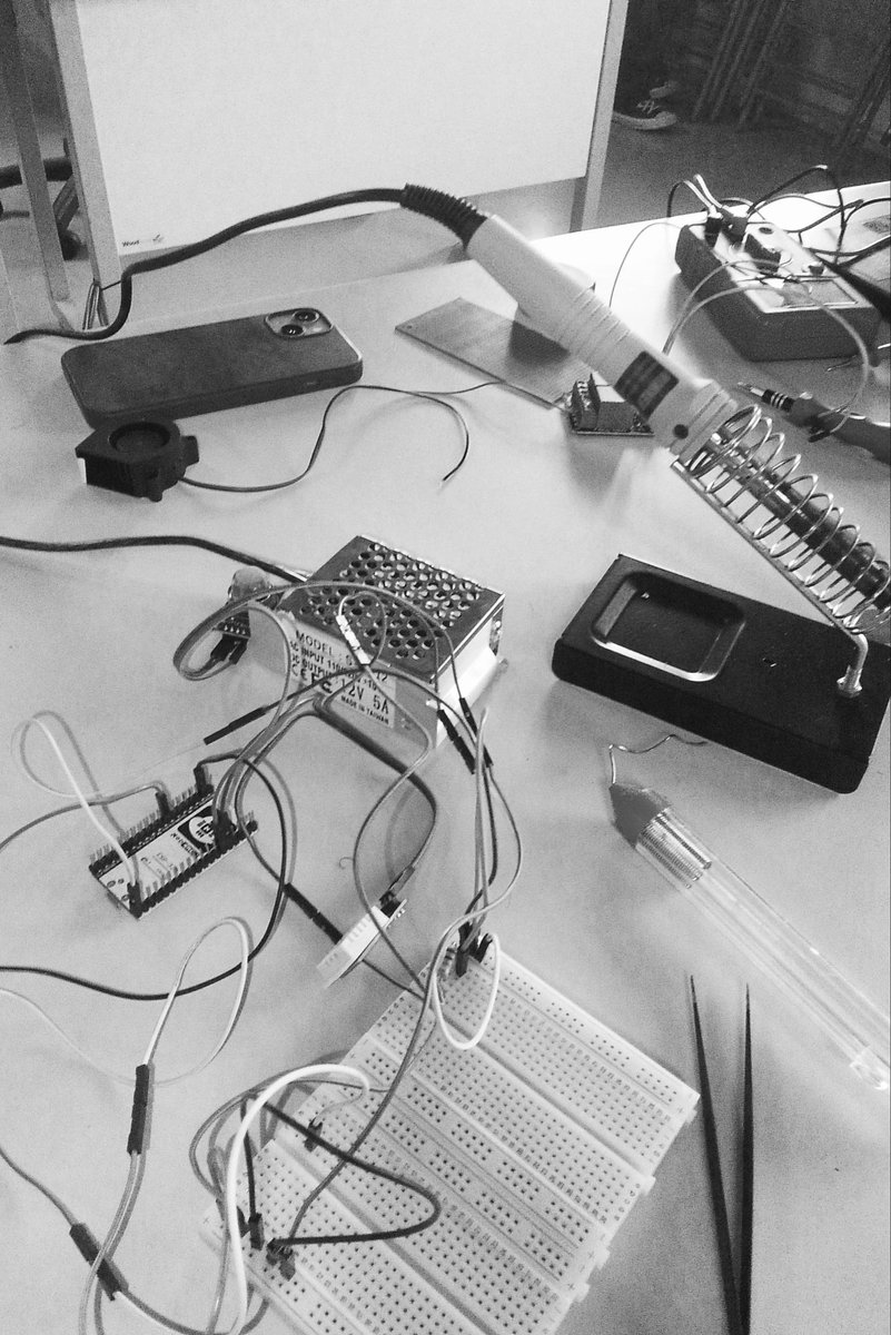 pinneapplic's tweet photo. life in telecommunications engineering https://t.co/gT1abEjrns