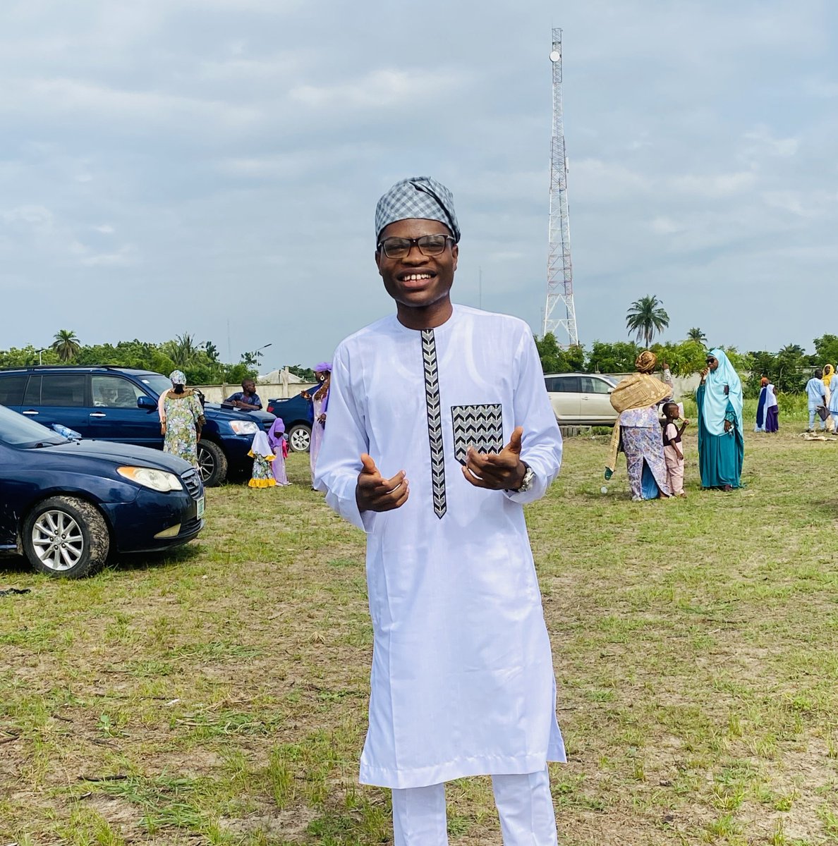 AjapeQuadri's tweet photo. Alhamdulliah, Eid Mubarak!🥀 https://t.co/Z6qCgJNqhz