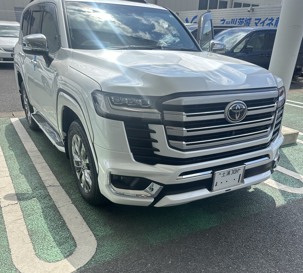 jidoushatounan's tweet photo. 【自動車盗難情報】トヨタ ランドクルーザー 300の盗難被害がありました！
近隣の方はご注意ください！
情報拡散のご協力お願いします！

■車種：トヨタ ランドクルーザー 300
■日時：2026年5月28日 2:00 〜 2026年5月28日 3:30
■被害場所：茨城県龍ケ崎市 自宅駐車場
■ナンバー：土浦30H ま 1
■特徴：モデリスタエアロ

■オーナーコメント：コインパーキング等に駐車している可能性もあると思いますのでご協力の程よろしくお願い致します。
■オーナー連絡先：@ tomohito0623(Instagram) 

詳細URLと拡散用動画はリプ欄です