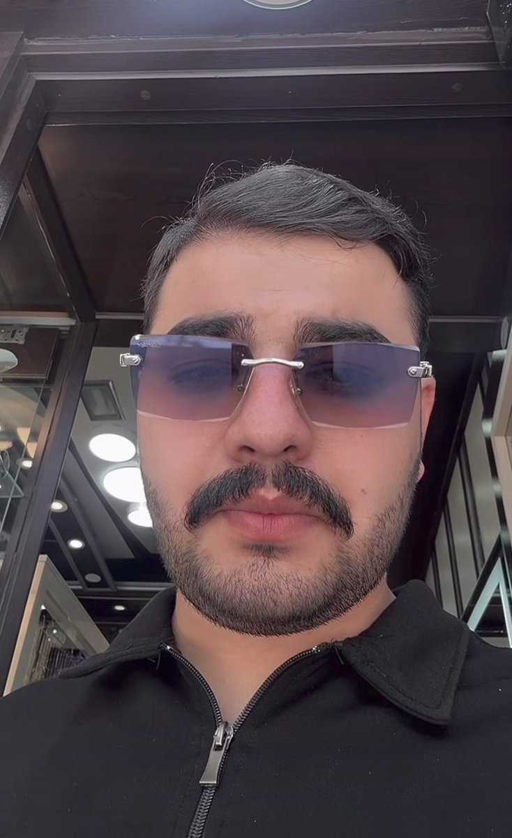 اون روی سگ tweet media