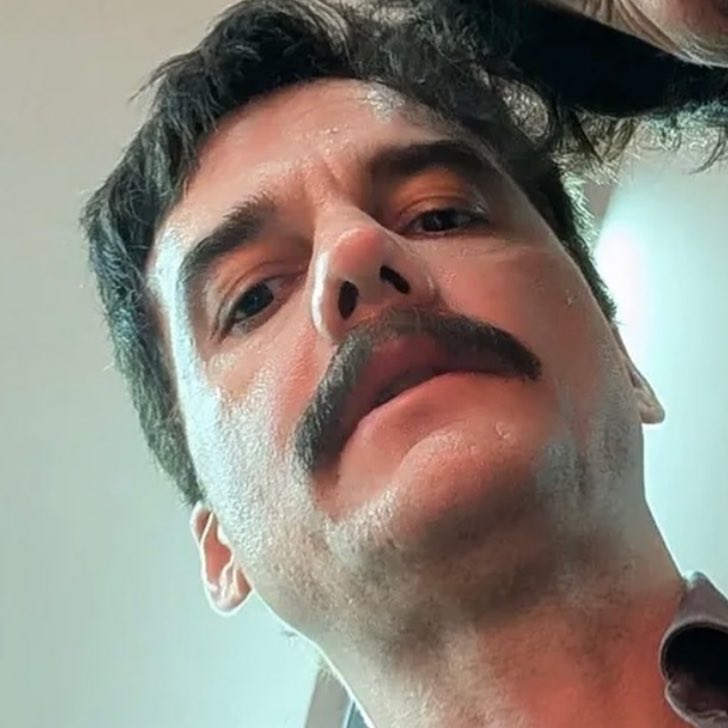 choquei's tweet photo. 🚨AGORA: Wagner Moura surgiu de visual novo para viver personagem em filme. https://t.co/AKtxnEQRNZ