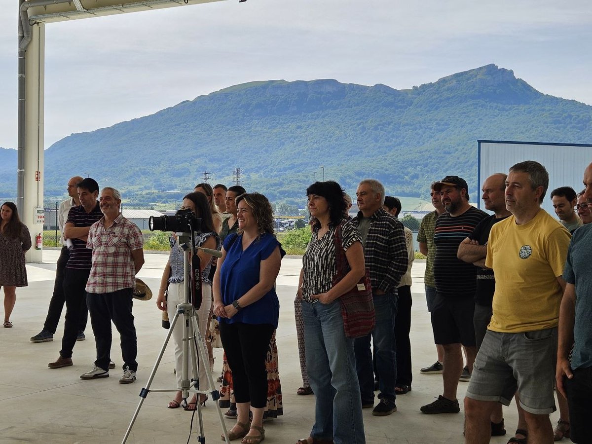 ehbilduaraba's tweet photo. Llanada Alavesa inaugura la primera planta comarcal en la zona rural para el tratamiento de materia orgánica

Se trata de una planta impulsada desde los Ayuntamientos de Asparrena y Donemiliaga pero que dará servicio a los ocho municipios de la comarca.

https://t.co/i4vHwUFrLl https://t.co/404sV9xzh8