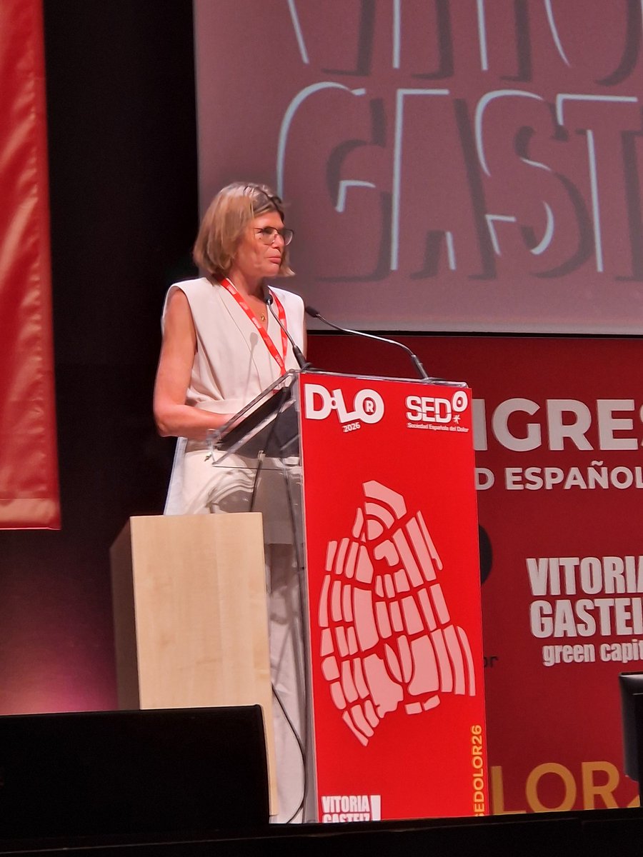 cgoicogar's tweet photo. ¿La mejor presidente que ha tenido la @Sedolor? Para mí, sin duda, pero igual no soy muy imparcial, jeje. Enhorabuena y gracias por 4 años increíbles @DraMadariaga #SEDolor26 https://t.co/lXyF2KpljE