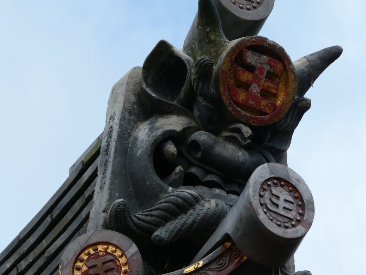 cyza18's tweet photo. 宮島の豊国神社（千畳閣）へ
畳857枚分もの広さがある大経堂は
静かで薄暗くて吹き抜ける風が心地いい

弥山登山の恐怖で引きずっていた緊張が、ここに来てやっと解けた

帰りはコーヒーアイスで回復だ
コーヒーゼリーもついてるぞ https://t.co/02wId7R1uA