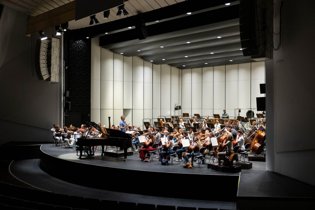 SinfonicaTF's tweet photo. Ensayamos junto a Vasily Petrenko y Xiaolu Zang para uno de los programas más intensos y vibrantes de la temporada con Beethoven, Varèse y Bartók.

📍 Auditorio de Tenerife
🗓 29 de mayo · 19:30 h
🎟 Entradas en https://t.co/fgC6ZCO3l2

Con el patrocinio de @Fund_Occident https://t.co/ge3lrywM0d
