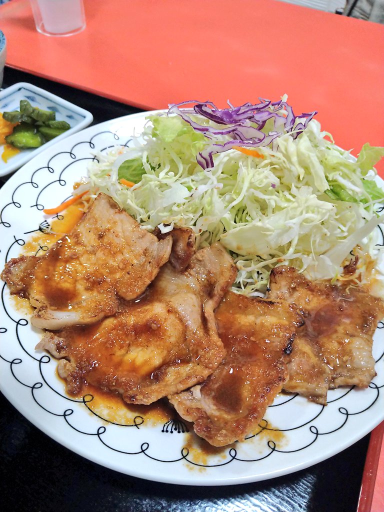 esukon's tweet photo. 幸香…
6月19日で閉店なんだって…
子供の頃からだから30年以上？通ってたお気に入りの店が…
しかもジャンボ餃子売り切れだって…皆名残惜しくて頼むんだろうな… https://t.co/dkxuXUXBwA