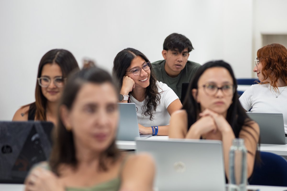 Nextibs's tweet photo. ¡Cerramos la última semana de clases llena de aprendizaje en Next Educación! 🎓 Gracias a estudiantes y docentes por hacer cada día memorable.

¡Vamos con todo en la presentación del Trabajo de Fin de Máster! 🚀

 #NextEducación #Educación https://t.co/jPotNLUfn6