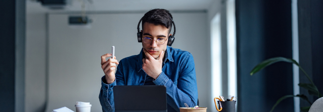 edtechjay's tweet photo. “Education leaders have to evaluate the actual time it takes to get workloads ready to migrate to a hyperscaler.” Learn why #HigherEd is adopting a “cloud where appropriate” mindset. @EdTech_HigherEd https://t.co/oJ8FXcPuUx https://t.co/Nehbz38fPL