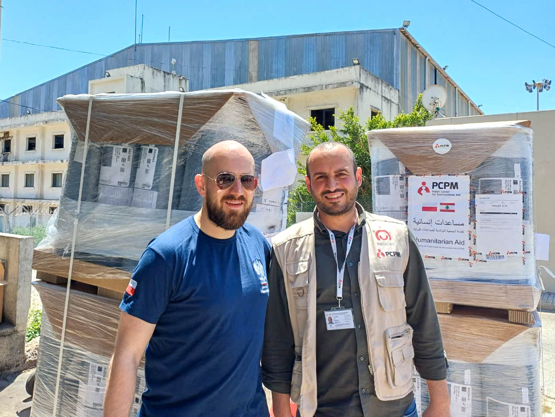 FundacjaPCPM's tweet photo. Over 700 kg of aid has already reached Lebanon 💪 Thank you to @DowOperSZ, @PLinLebanon, and @MSZ_RP for your help with transport. Aid will go to people living in collective shelters. Since March, as many as 1.2 million people have been forced to flee their homes due to the war https://t.co/CmJ95XPRnc
