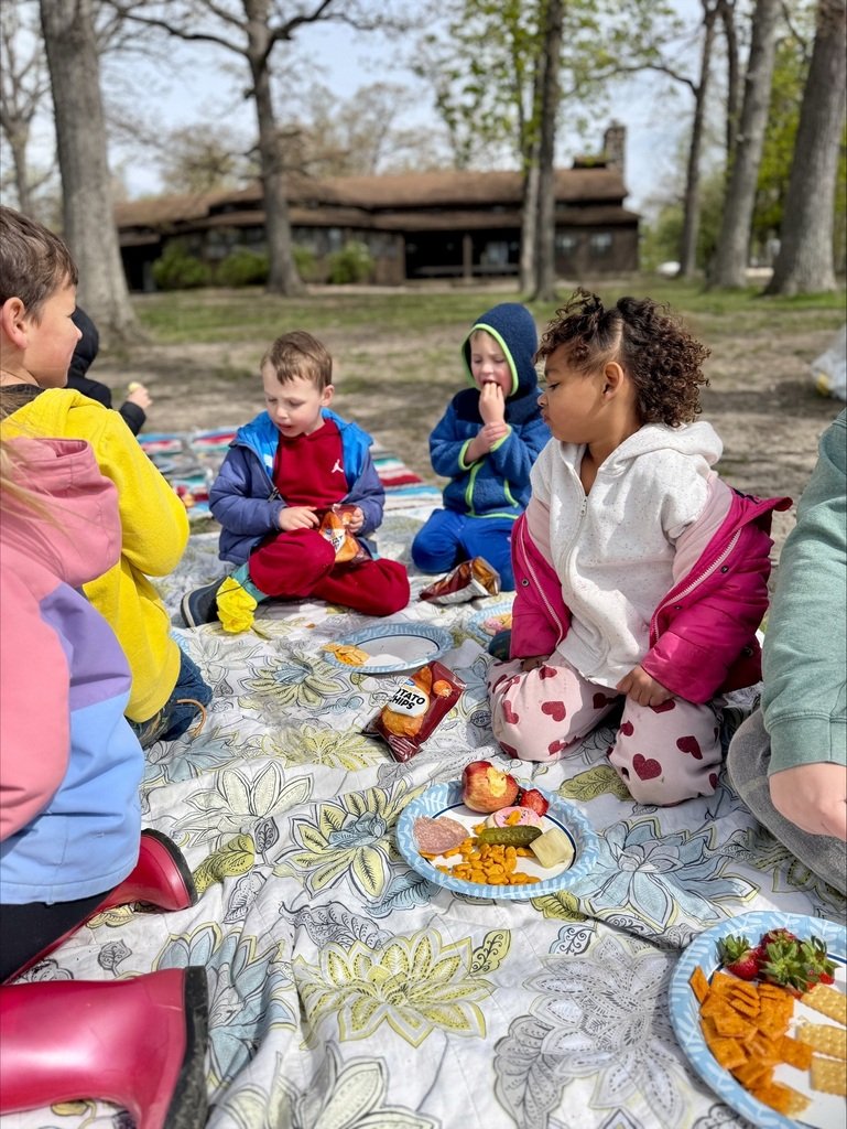 LFCSBlueDevils's tweet photo. 💙⚓🧺Ms. Kristy &amp; Ms. April’s class had the best final day of camp! From hiking to the lake and rolling down the hill to dancing with friends and sharing a picnic, our preschoolers made sweet memories together!🧺⚓💙 #LFLeads #ProudtobeBLUE https://t.co/UgzEbPcaZZ