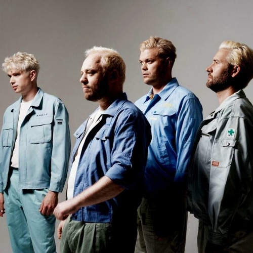 MusicNewsWeb's tweet photo. Everything Everything named special guests for Latitude Festival’s 20th anniversary - #EverythingEverything @E_E_ @LatitudeFest #LatitudeFestival
Read the full article here: https://t.co/o0lzyGPjhU
More on https://t.co/cGbkkwo6Jk https://t.co/3n5fdsXNz3