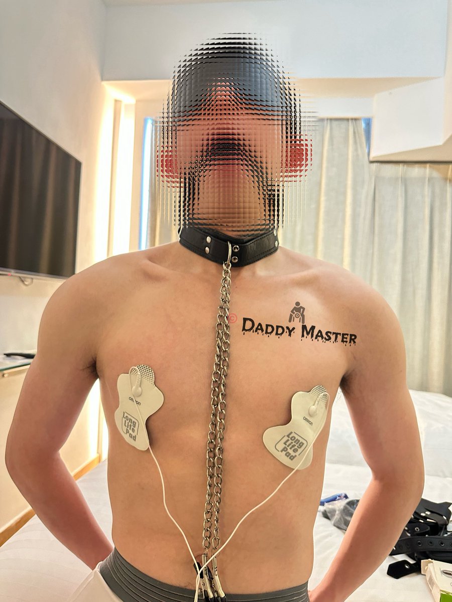 master_Ken77's tweet photo. 🐶：健壯仔仔 (Part. 2）

健壯仔仔外表好斯文靚仔，而且好羞澀，但估唔到佢比主人除晒佢啲衫褲後，立即變得勁淫、勁賤，反差感非常之大。而且佢最鍾意比人虐lin，正正合晒主人口味，咁就等主人好好獎償你，當作初次見面禮啦。 https://t.co/yNJXGSKYyO