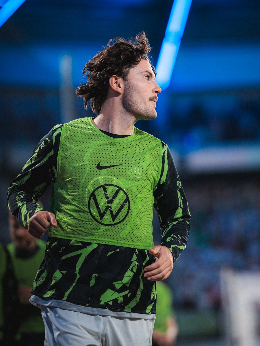 VfL_Wolfsburg's tweet photo. Personalentscheidungen beim VfL Wolfsburg:

Jeanuel Belocian, Adam Daghim, Jenson Seelt und Jesper Lindström kehren nach ihren Leihen zu ihren Klubs zurück. Zudem verlassen Jonas Wind und Kevin Paredes die Wölfe. Nicolas Cozza, Bartol Franjic und Jakub Kaminski kehren nicht zu den Wölfen zurück.

Danke für euren Einsatz im VfL-Trikot und alles Gute für euren weiteren Weg!

#VfLWolfsburg