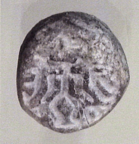 naavalam's tweet photo. She clearly knows how to stir the pot and get the gallery to play to her tune.  

The origin of the Master of Animals iconography, which dates back to the early Neolithic, truly deserves genuine academic scholarship.   

It is too simplistic a view to conclude that the M-304 seal isn't Śiva but rather an adaptation of proto-Elamite iconography.   

🧵An Interpretation of the Master of Animals Iconography and how it relates to the IVC M-304 seal.   

It is best understood as a shared Old-World schema, whose compositional logic, the traditional frontal human master with flanking wild animals, originated in the Neolithic cultures of the Near East, spread to later Bronze Age civilizations and adjacent regions, and was locally re-coded in each cultural setting.  

The Indus Paśupati seal, M-304, is a culturally distinct Harappan translation of the same old iconography, distinguished by the seated cross-legged posture, either an early mūlabaṁdhāsana representation, or perhaps borrowed from proto-Elamite seated bulls, per Parpola, the buffalo-horned headdress that is typically meant as a king's crown, and a quadripartite arrangement of wild animals.

The earliest layer of the Master of Animals is represented by a hero grasping rampant lions, bovines, or snakes, reflecting the culture in which it was attested.