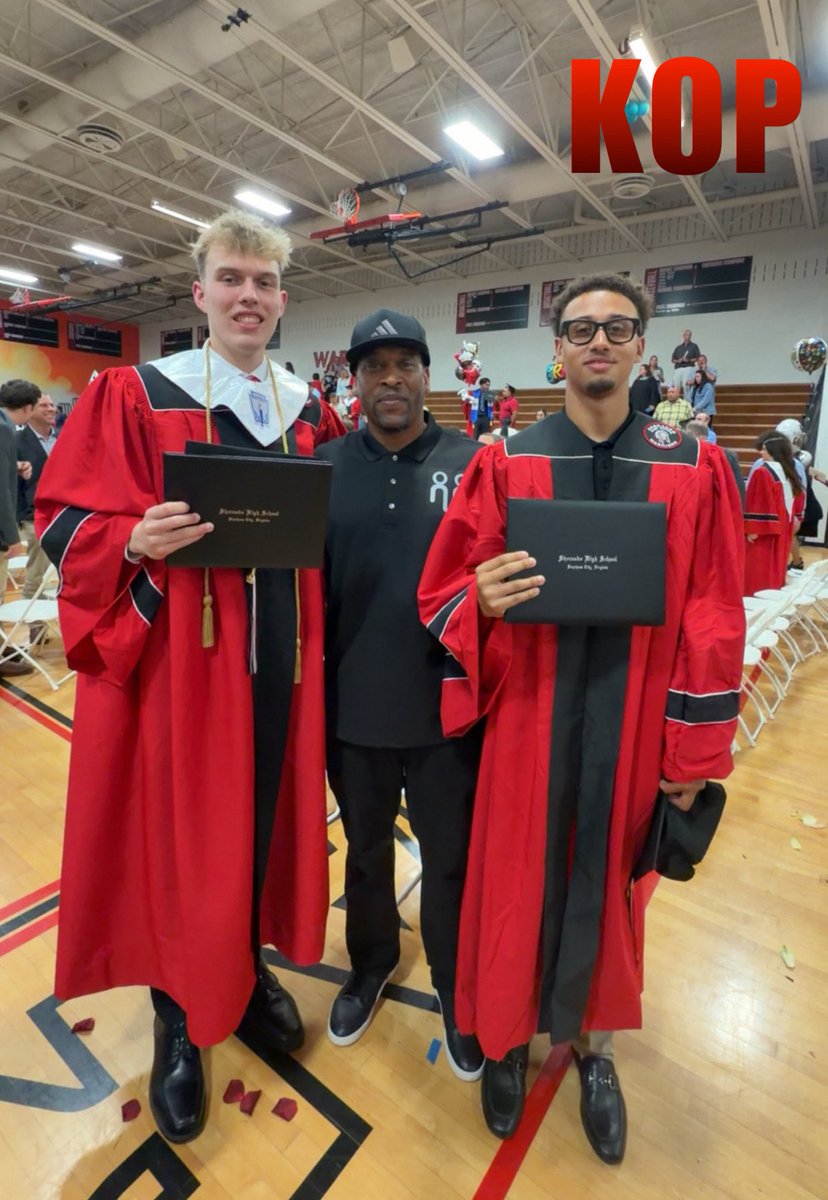 UniqueHoops's tweet photo. These two have stayed loyal and committed to the  movement and words can’t describe what they mean to us.  We can’t wait to see the next chapter of their careers and you know the motto, is KOP forever 🎯
@carmelo.copeland  @miller.josh33 
#KOPForever #uniquehoopsbball #legacy https://t.co/XwaRvjfgM8