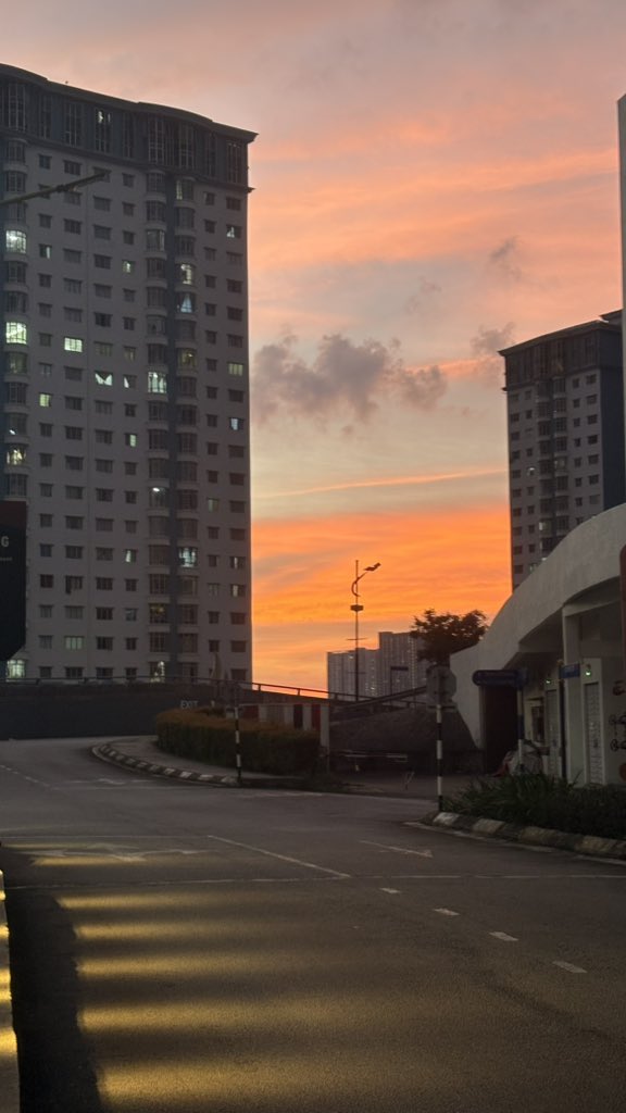 jay0690_'s tweet photo. 🌇 https://t.co/0tKJvvyal4