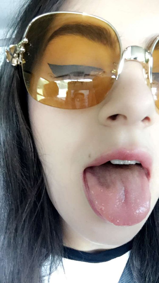 true_romanced's tweet photo. charli xcx via snapchat https://t.co/e9MQAvO7FD